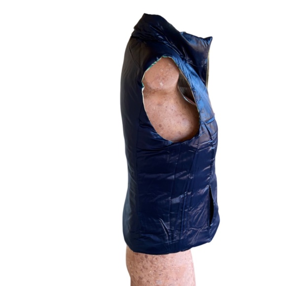 Women's Reversible Navy/Floral Puffer Vest with Pockets (S-M) - Picture 3 of 10